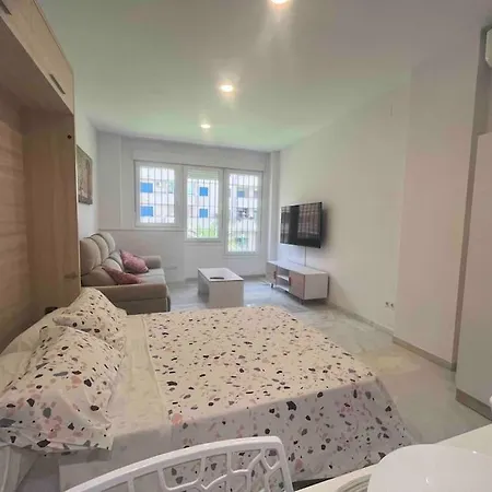 Playa De Huelin. Loft A Apartment Malaga